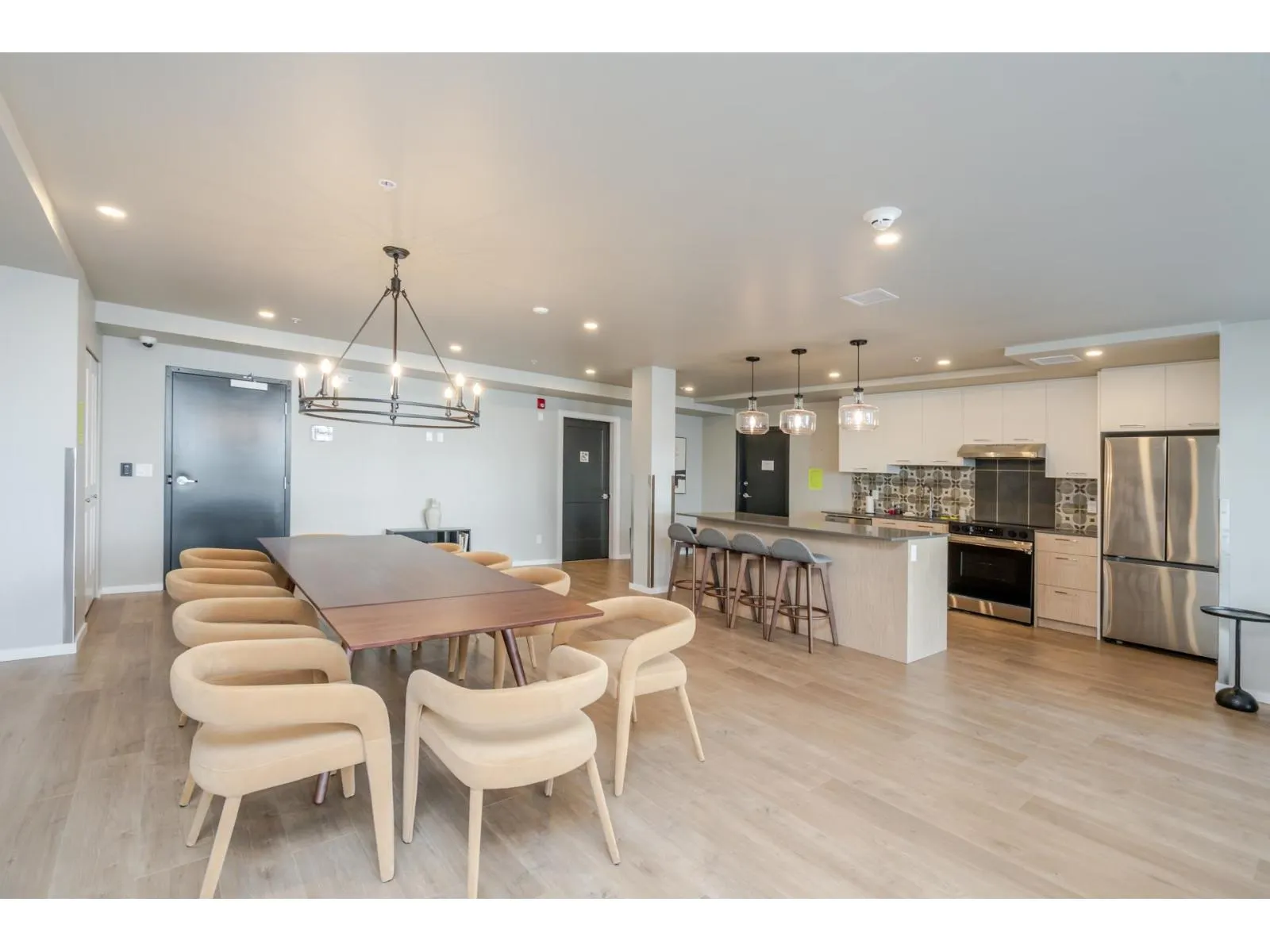 207 3317 148 STREET