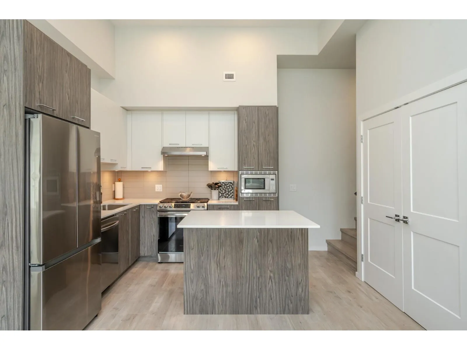 207 3317 148 STREET