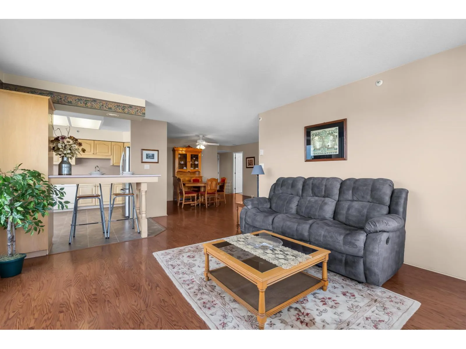 704 3190 GLADWIN ROAD