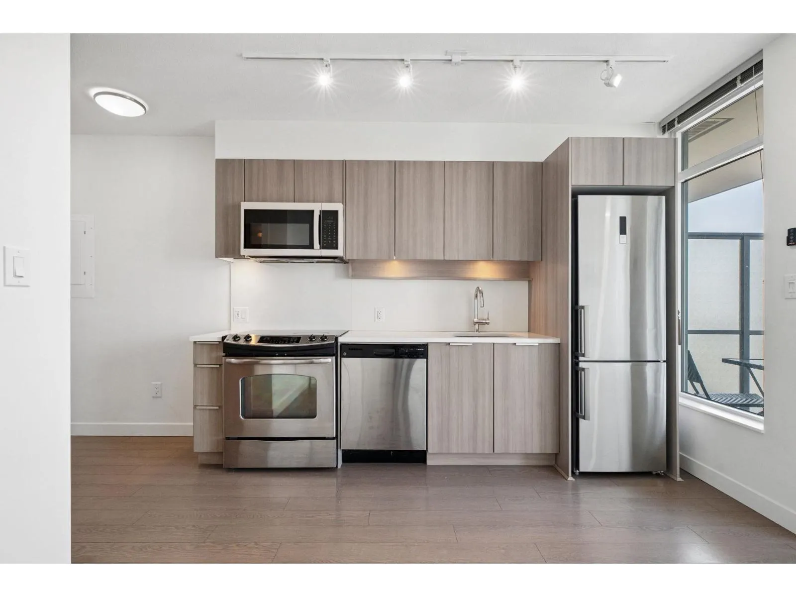 1813 13308 CENTRAL AVENUE