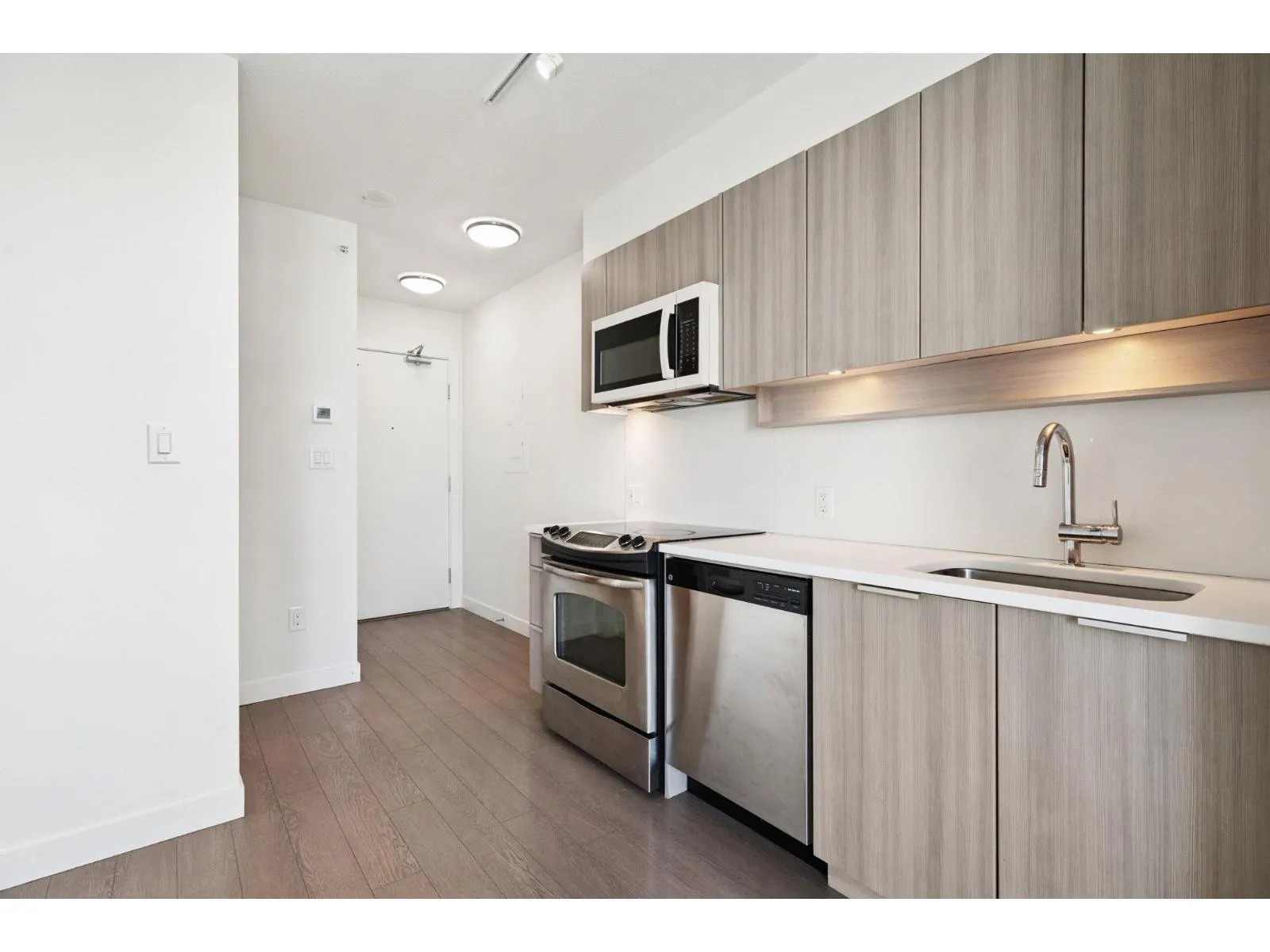 1813 13308 CENTRAL AVENUE