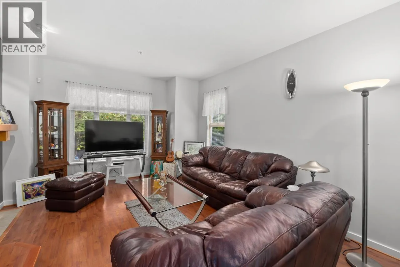 246 600 PARK CRESCENT