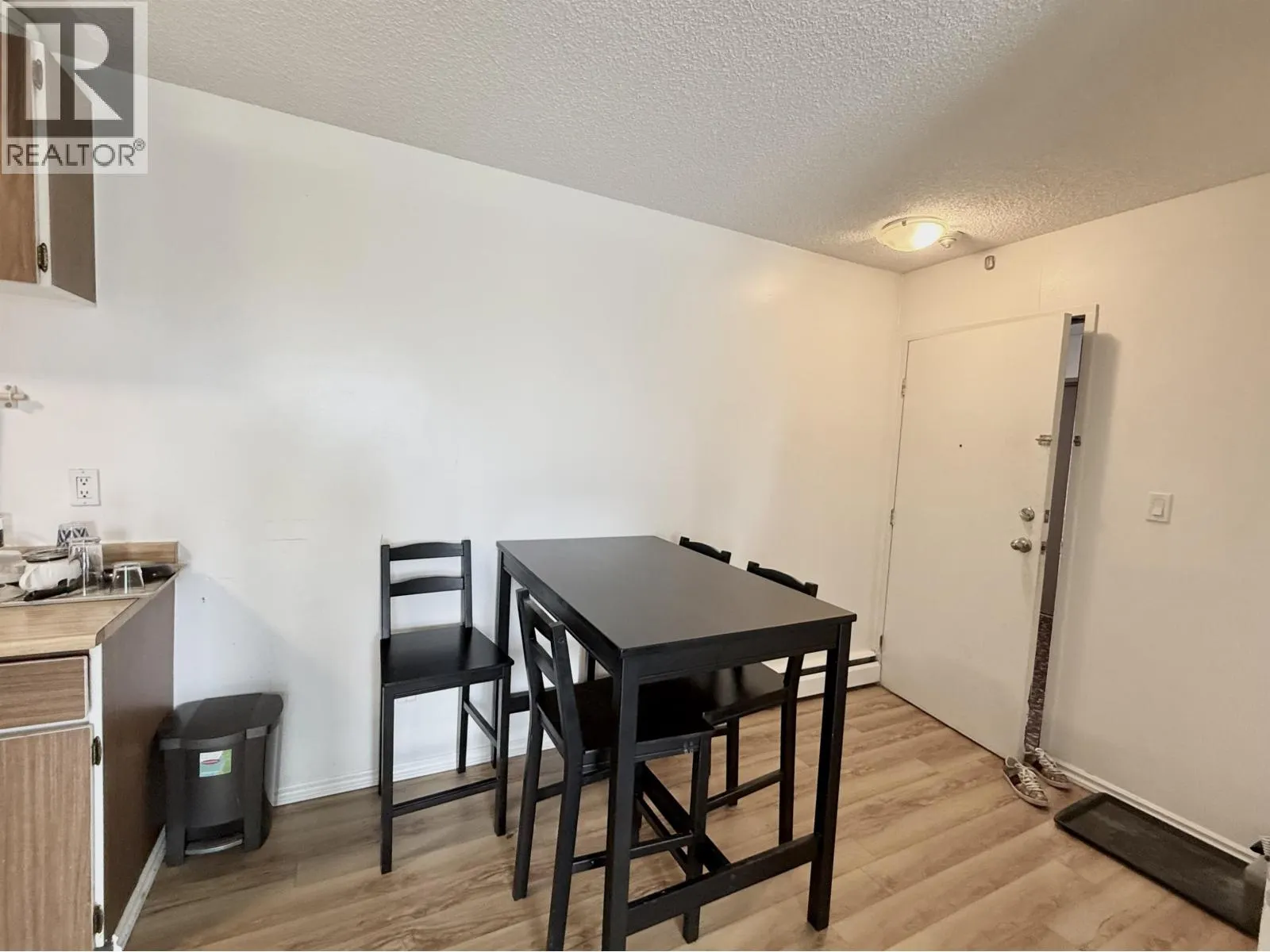 304 7280 LINDSAY ROAD