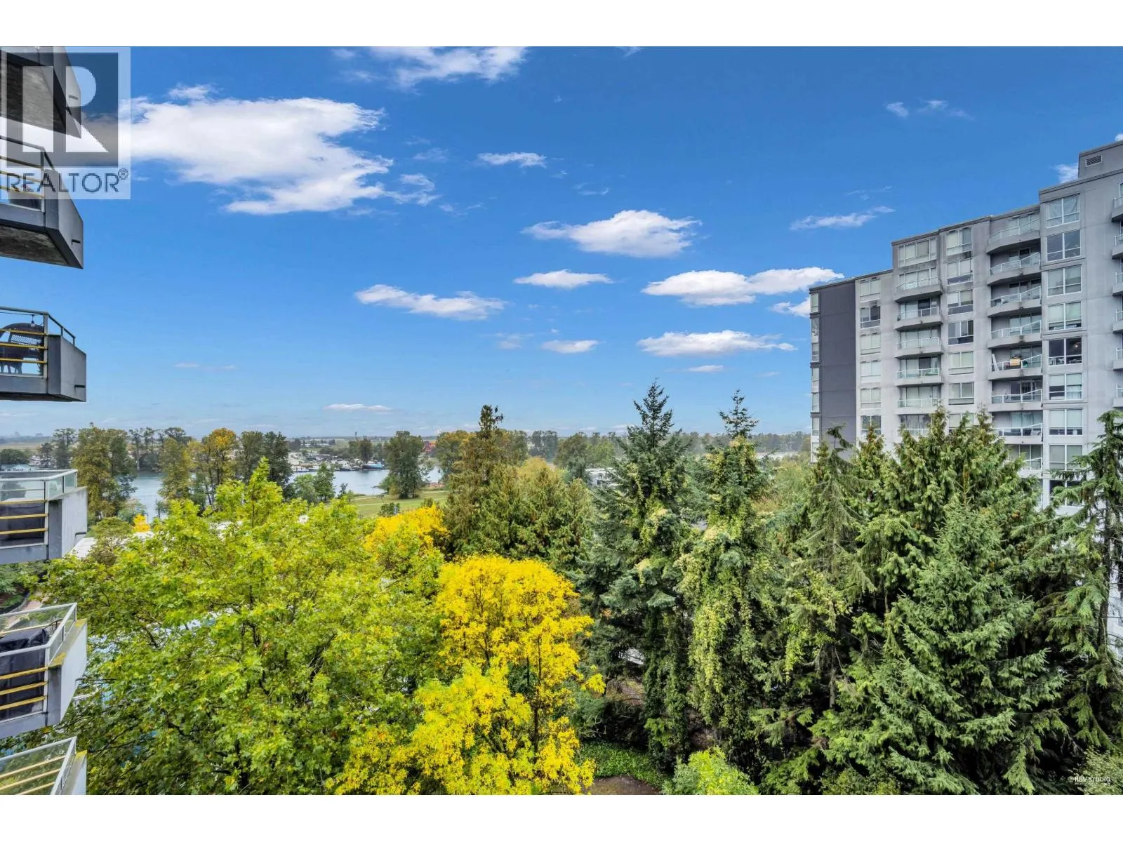 606 3061 E KENT AVENUE NORTH
