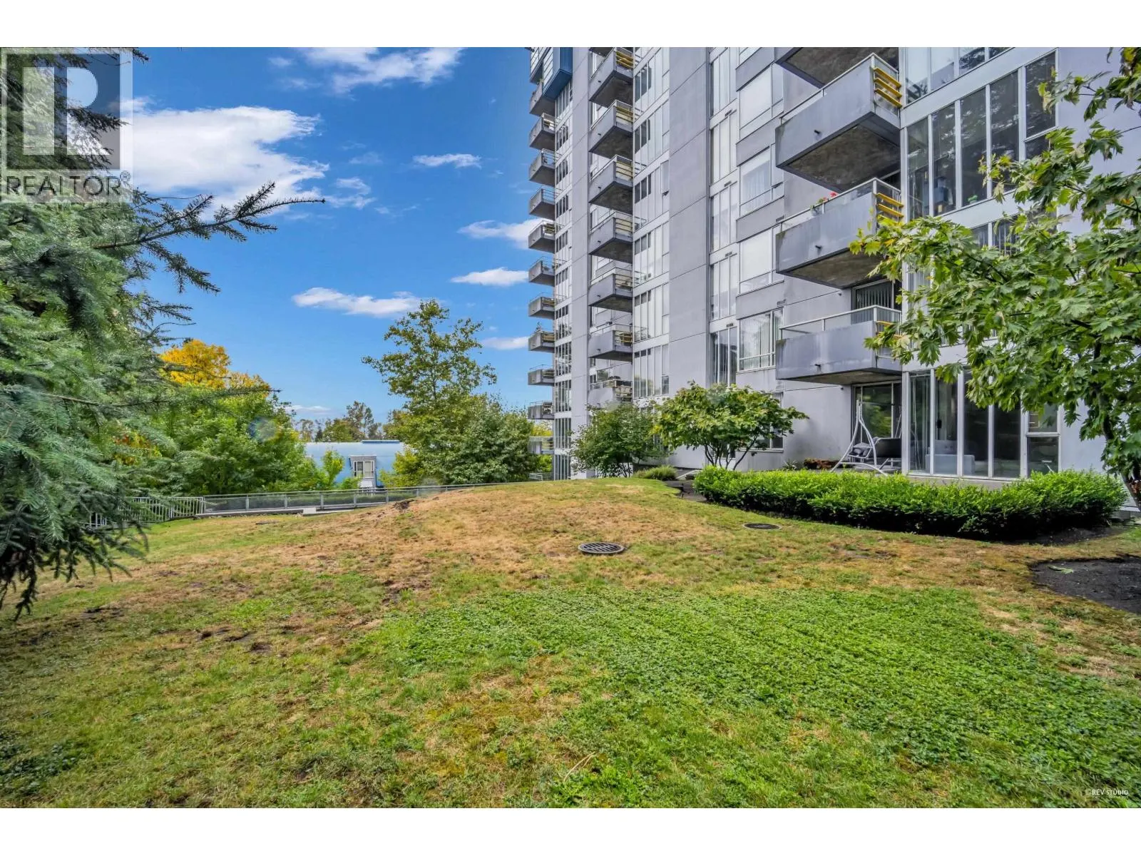 606 3061 E KENT AVENUE NORTH