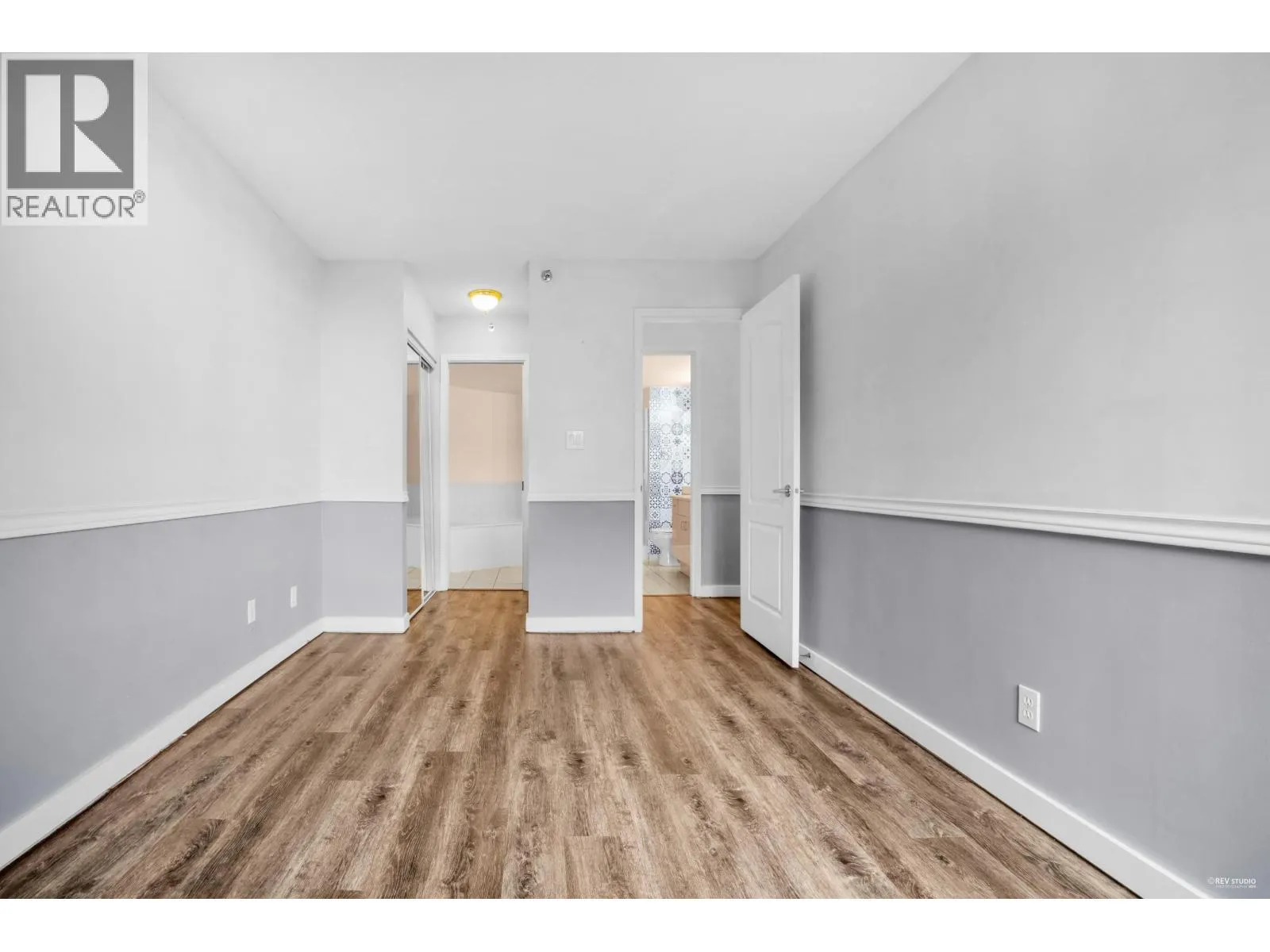 606 3061 E KENT AVENUE NORTH