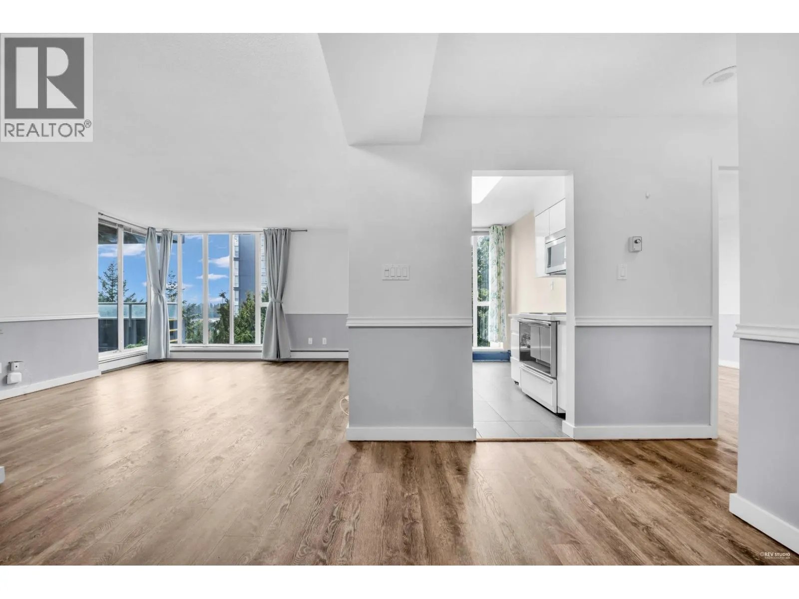 606 3061 E KENT AVENUE NORTH