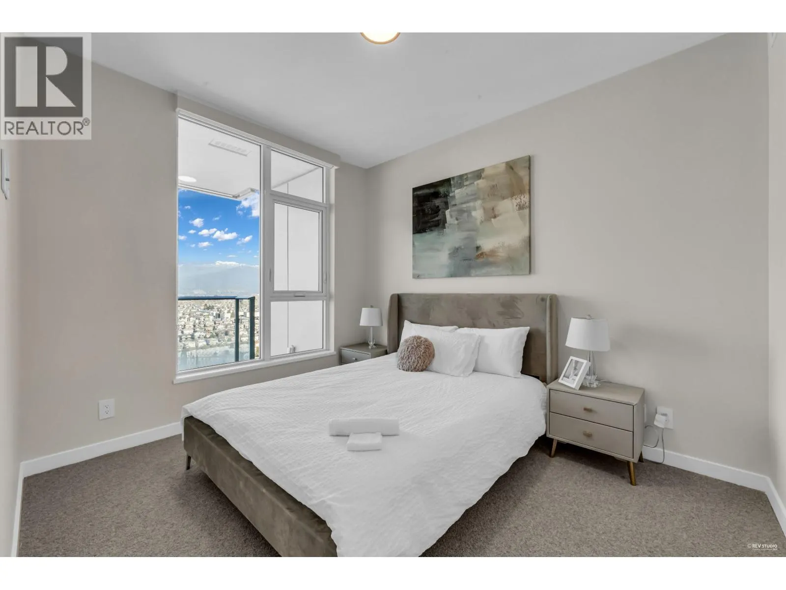 3506 4168 LOUGHEED HIGHWAY
