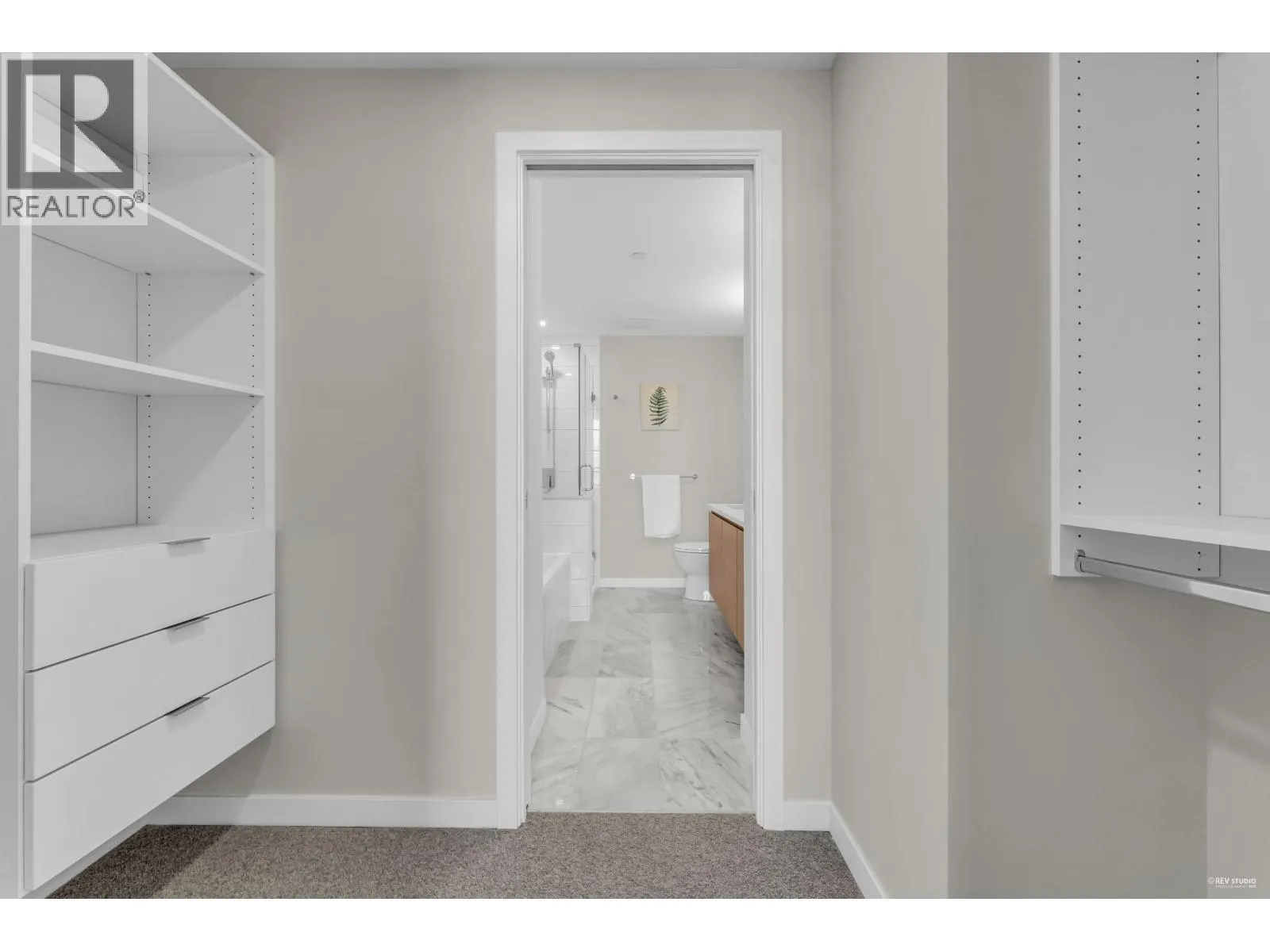 3506 4168 LOUGHEED HIGHWAY