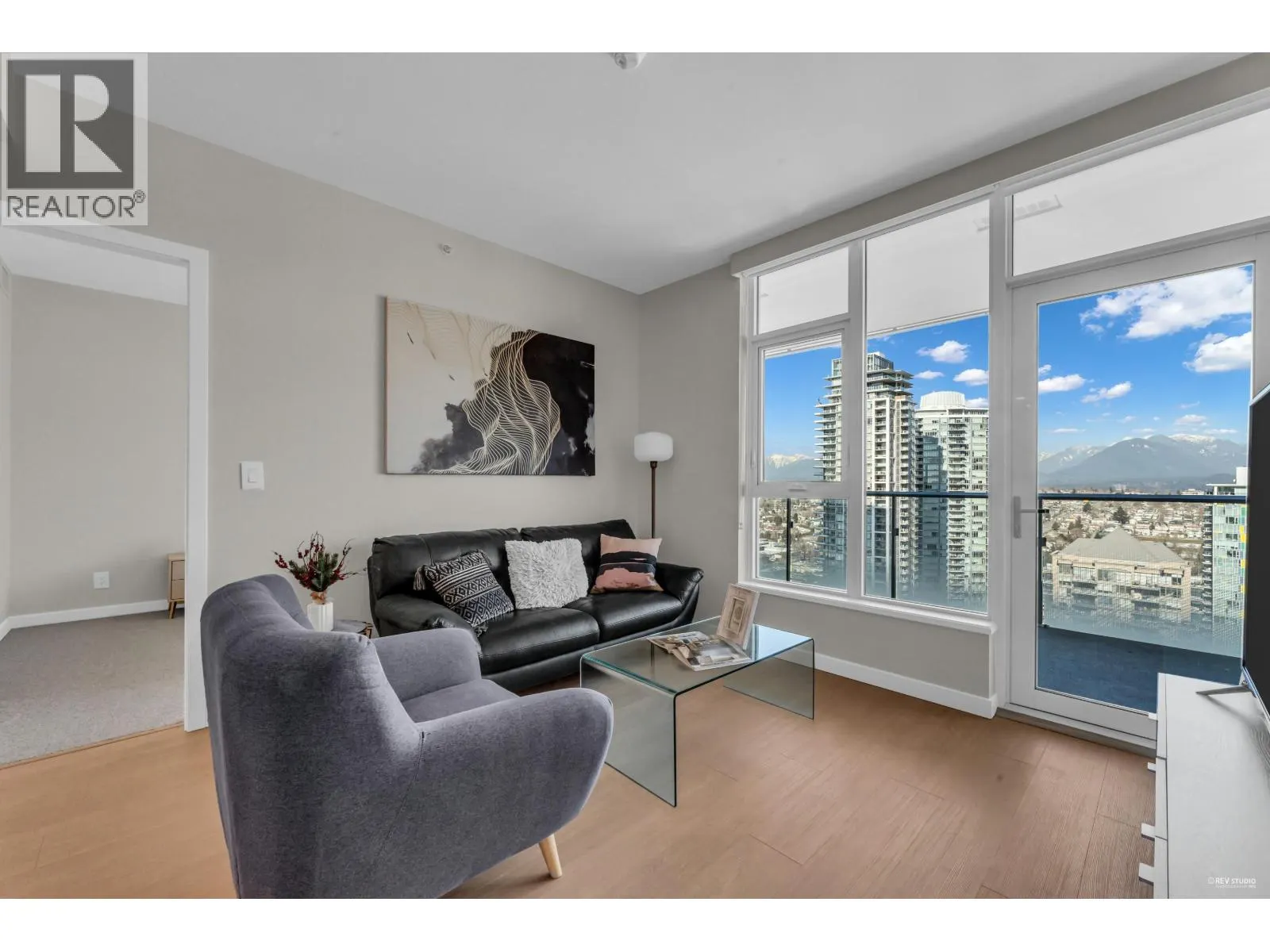 3506 4168 LOUGHEED HIGHWAY