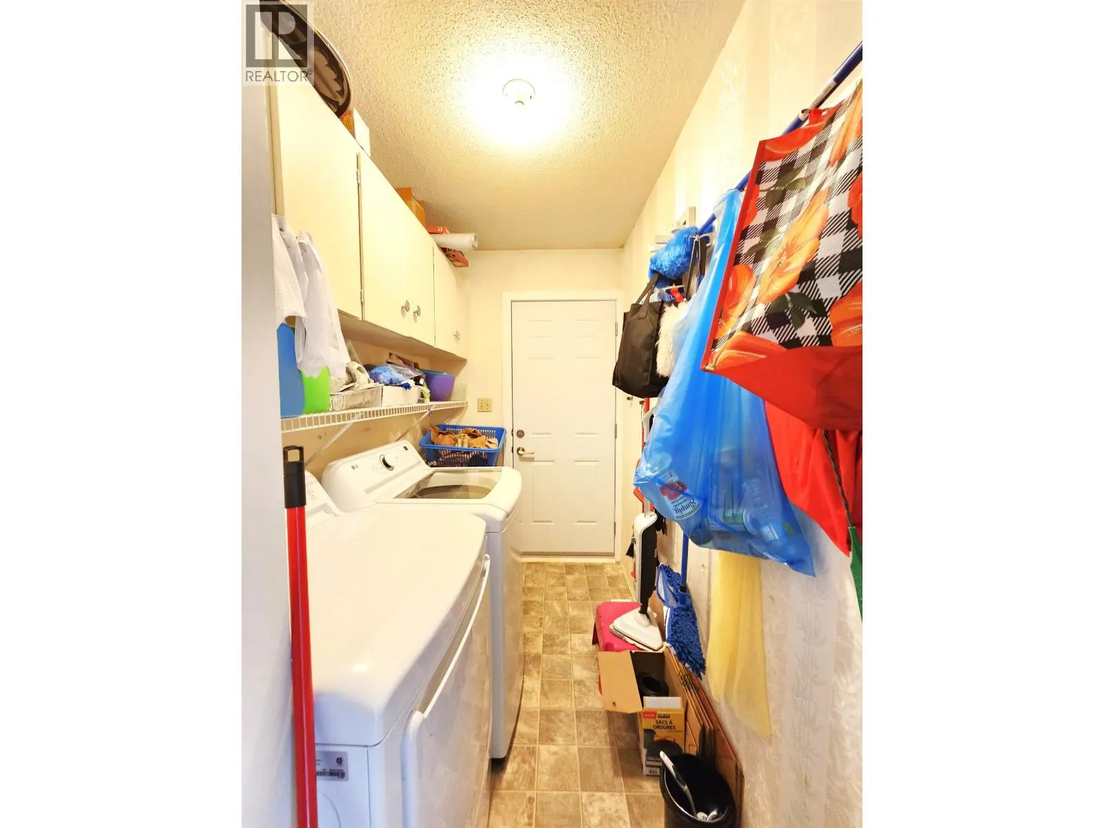 1652 AINTREE DRIVE