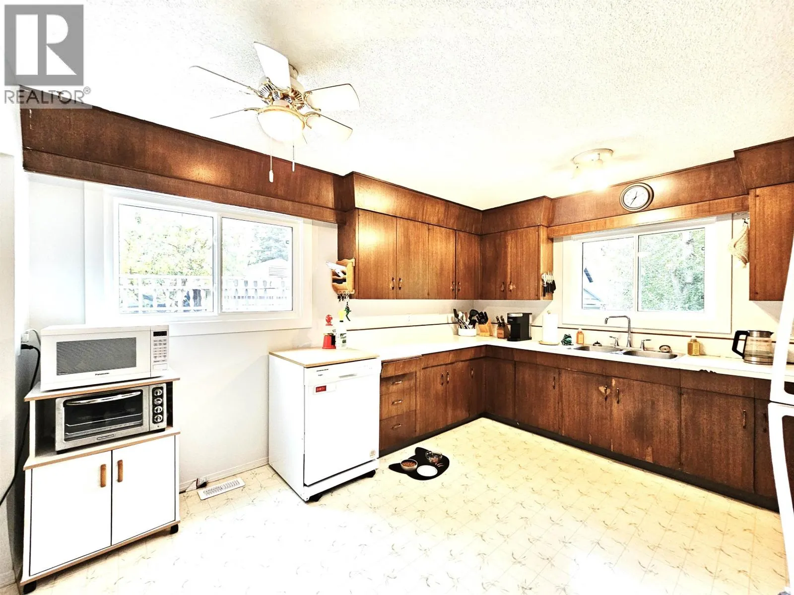 1652 AINTREE DRIVE