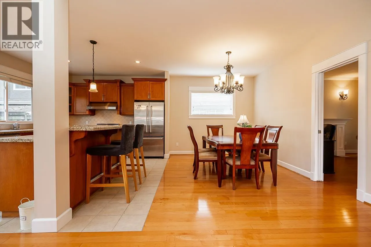 6028 DUNSMUIR CRESCENT