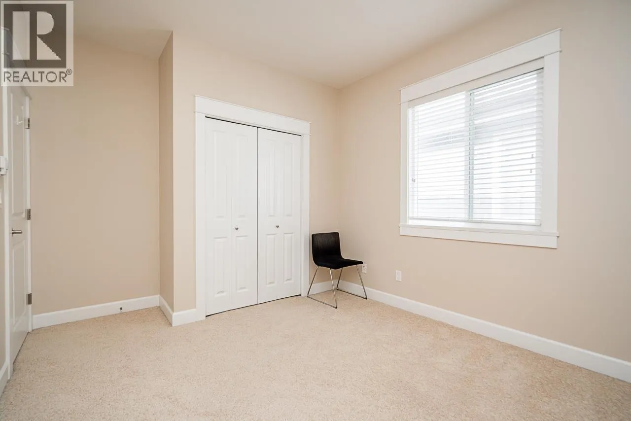 6028 DUNSMUIR CRESCENT