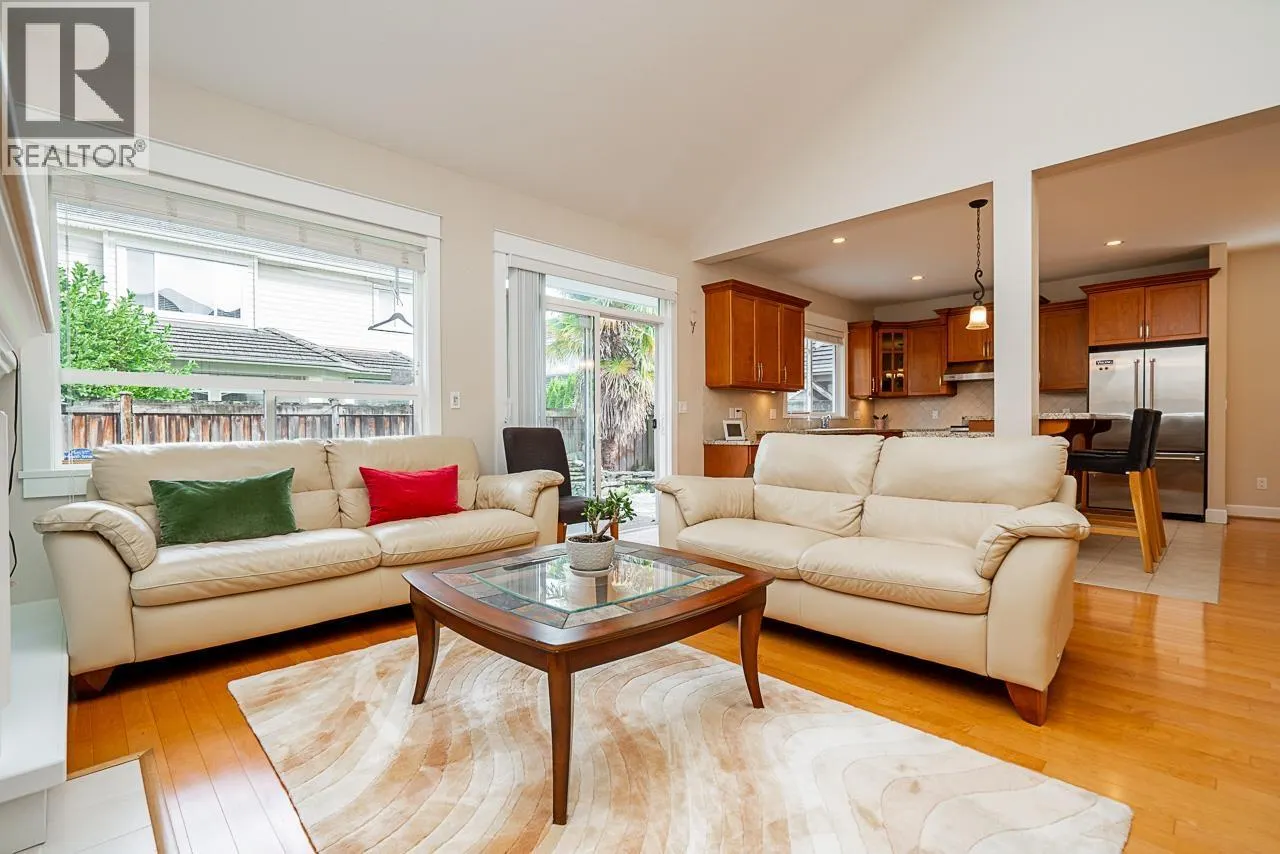 6028 DUNSMUIR CRESCENT
