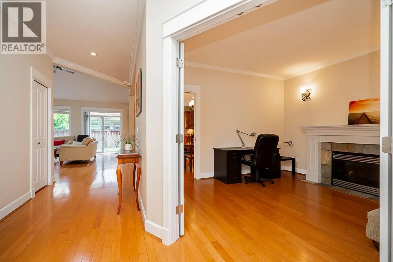 6028 DUNSMUIR CRESCENT