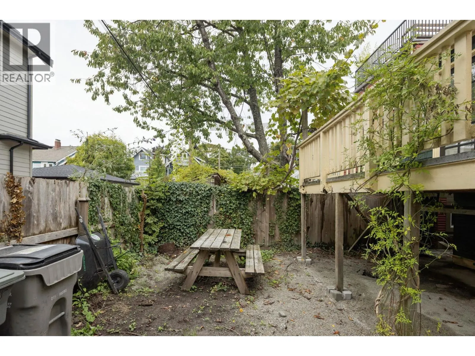 2239 STEPHENS STREET