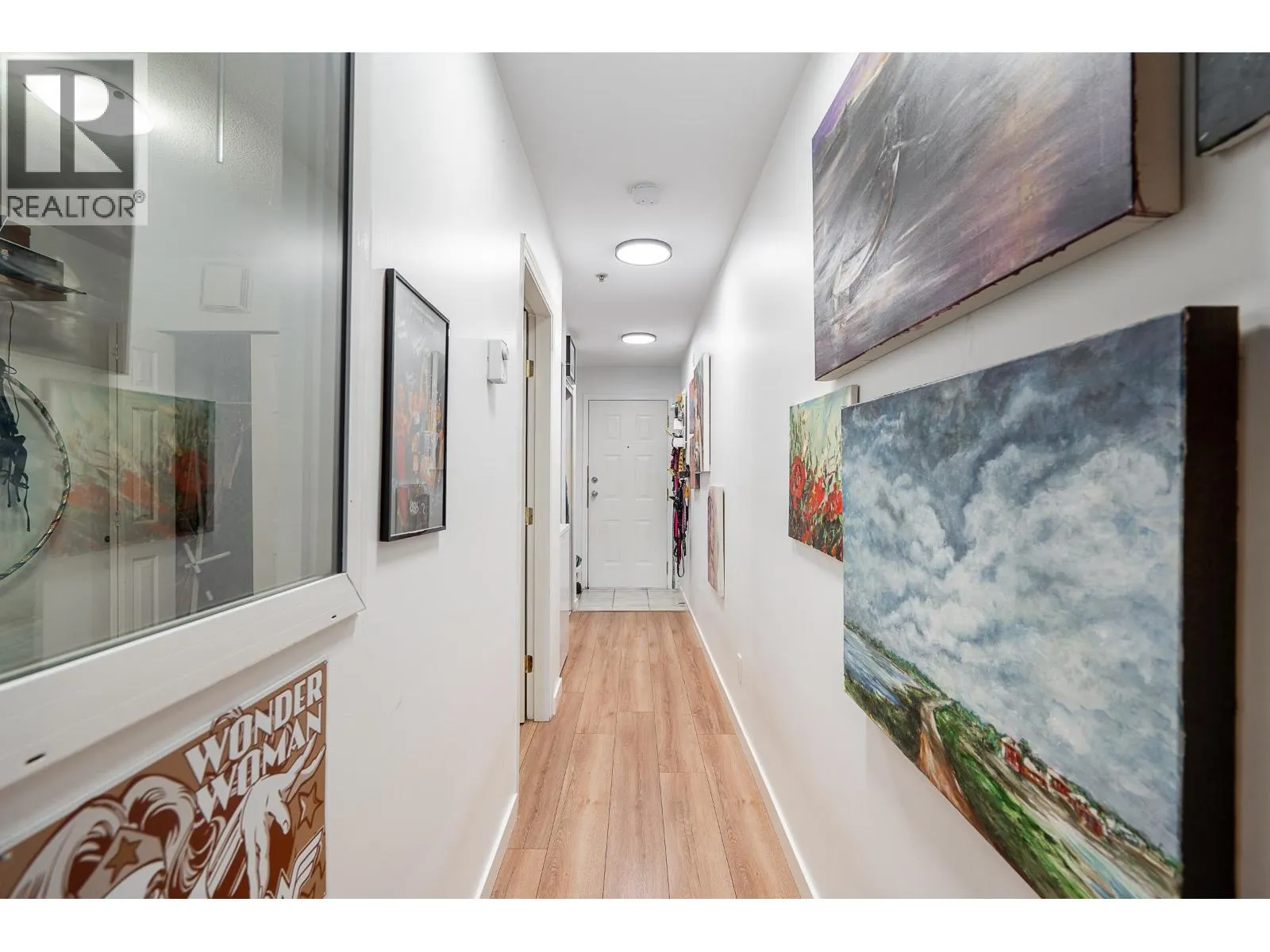212 868 KINGSWAY