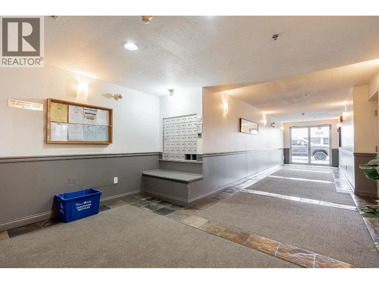 212 868 KINGSWAY
