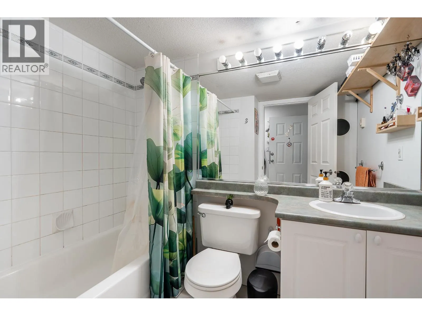 212 868 KINGSWAY