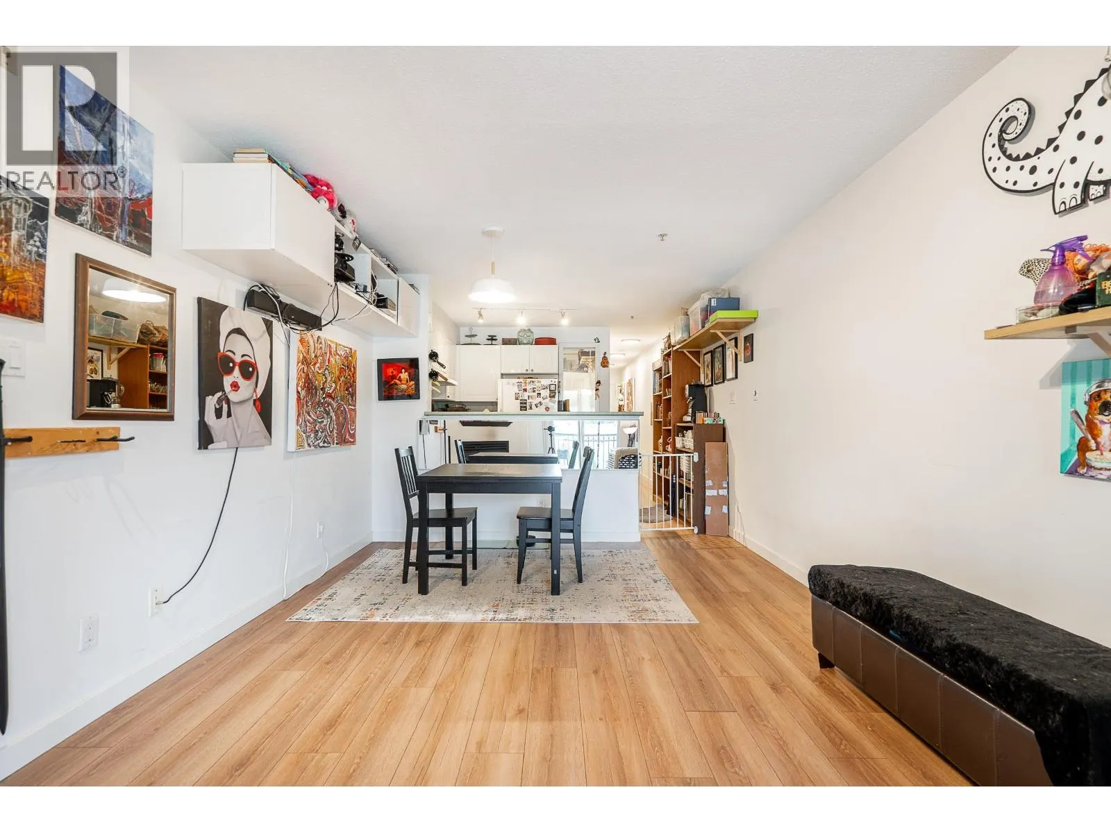 212 868 KINGSWAY