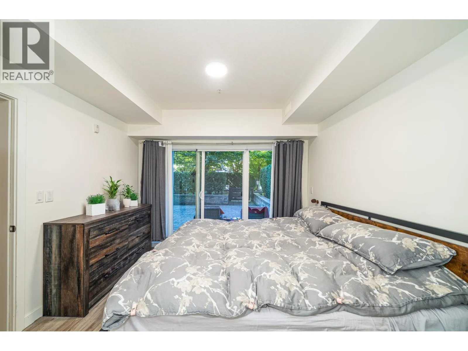 108 10177 RIVER DRIVE
