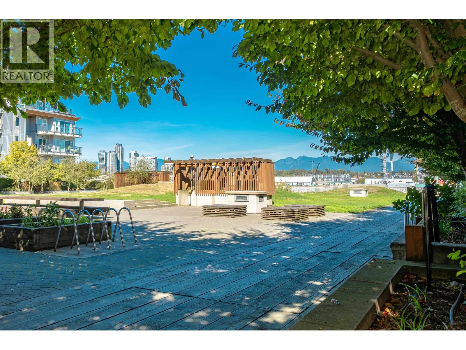 108 10177 RIVER DRIVE