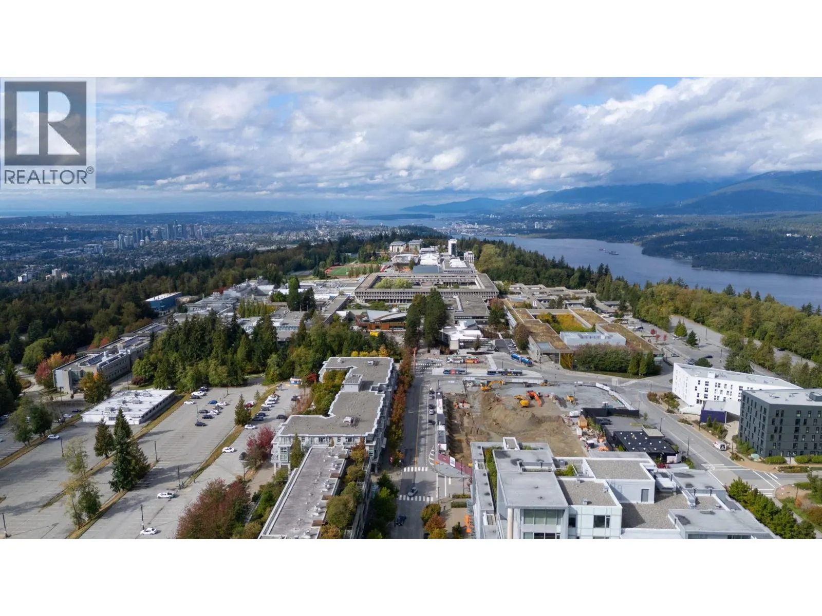 514 9228 SLOPES MEWS