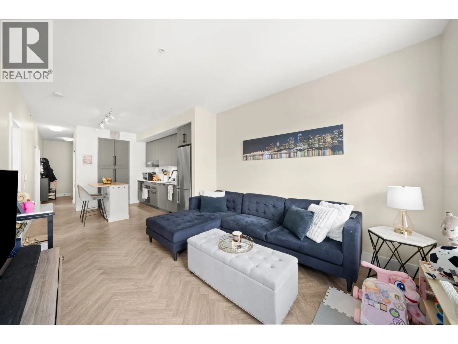 514 9228 SLOPES MEWS