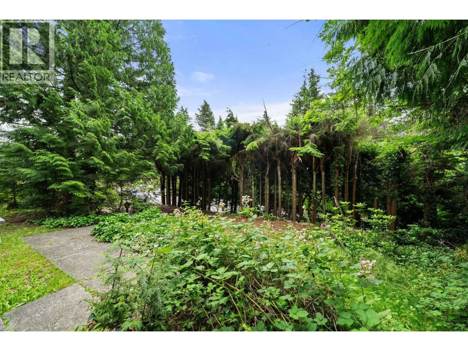 338 E OSBORNE ROAD
