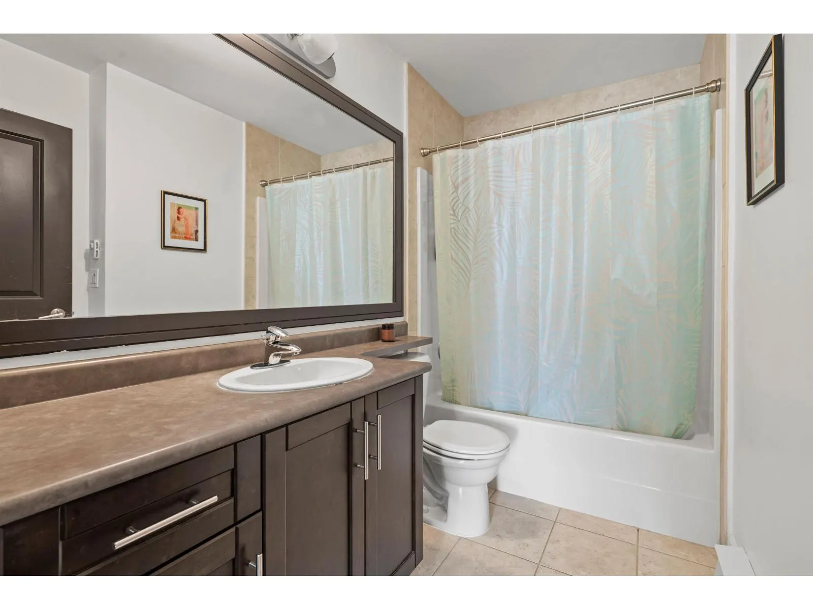 216 46262 FIRST AVENUE|Chilliwack Proper East