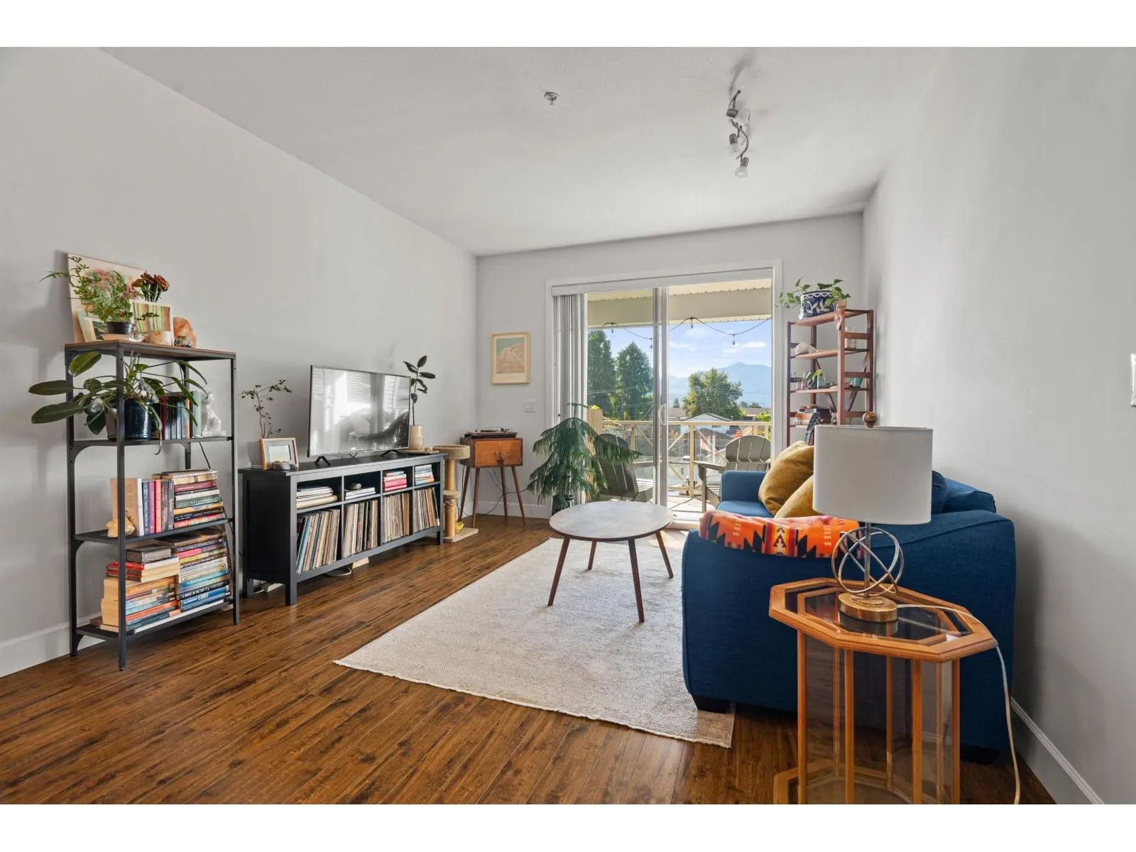 216 46262 FIRST AVENUE|Chilliwack Proper East