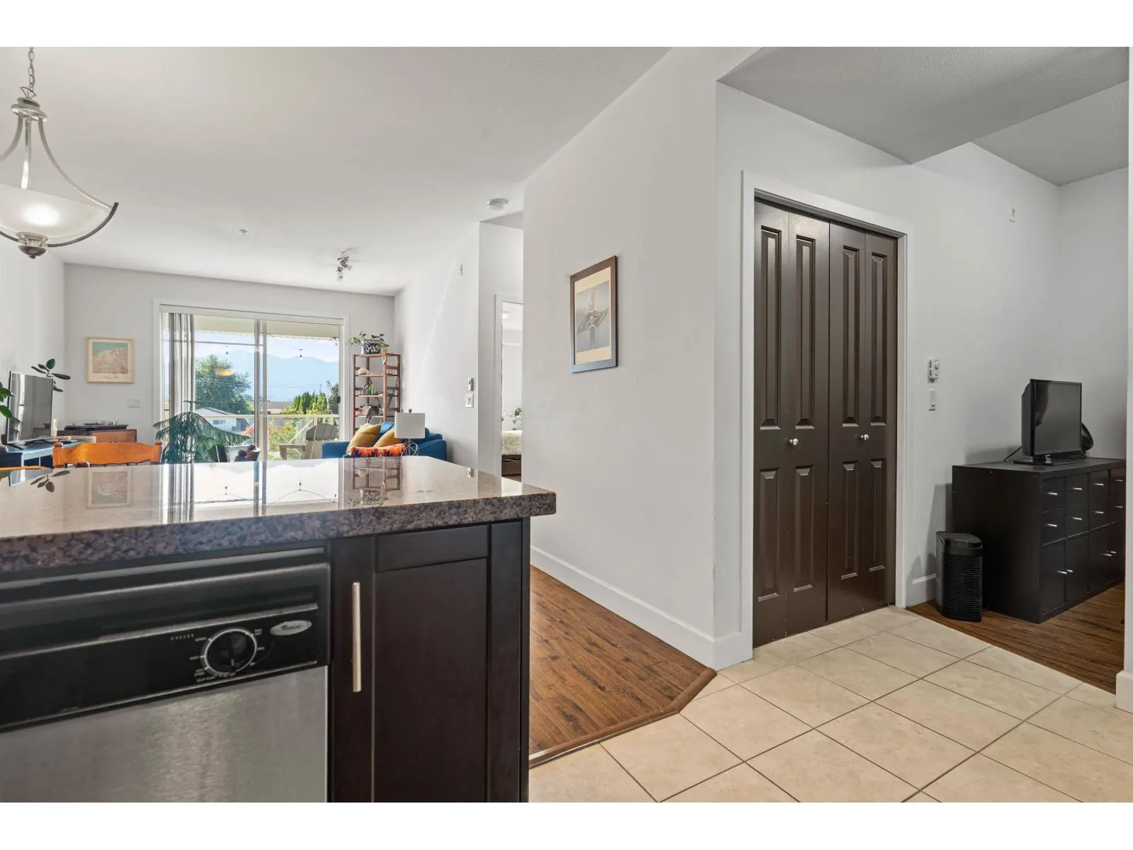216 46262 FIRST AVENUE|Chilliwack Proper East