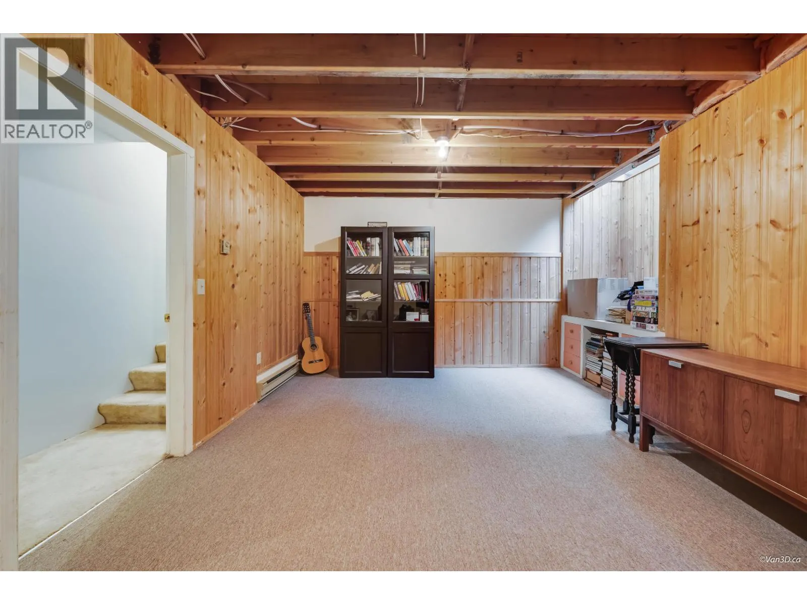 808 ROCHE POINT DRIVE