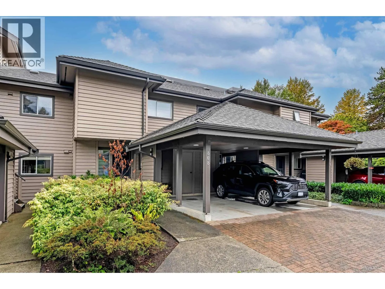808 ROCHE POINT DRIVE
