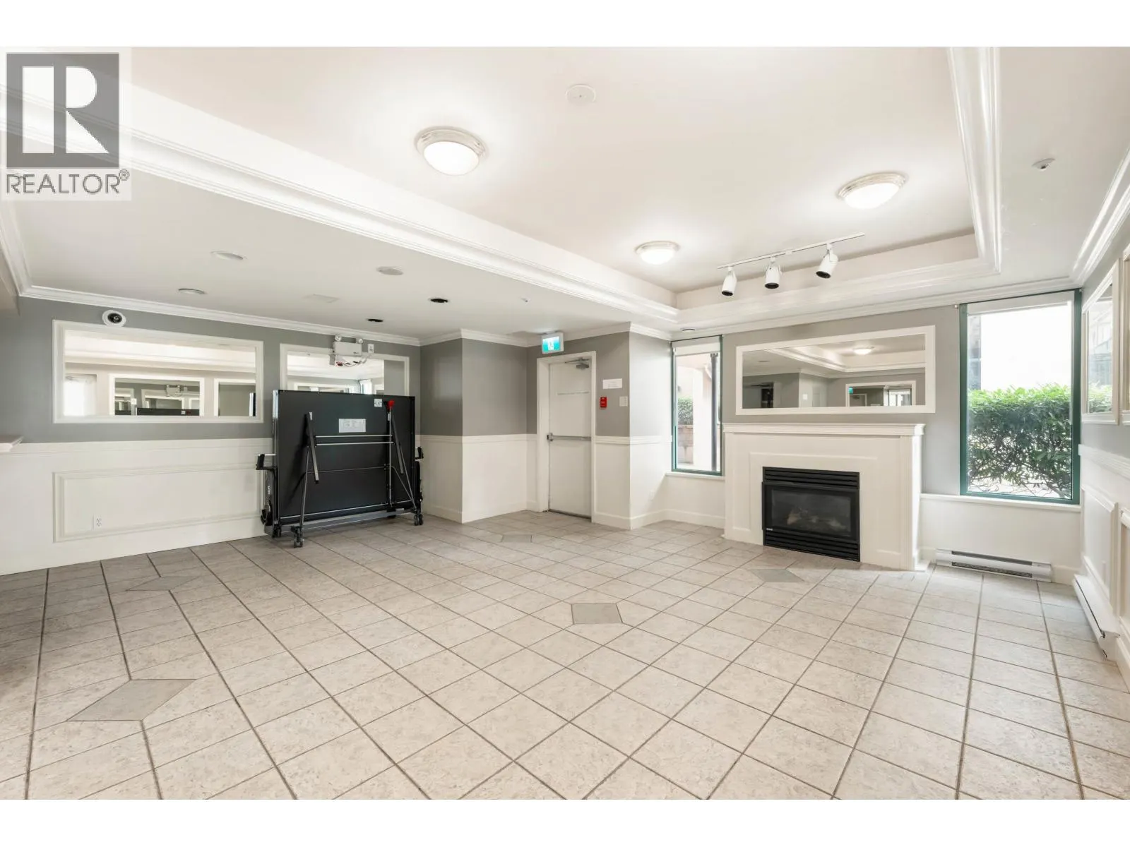 1303 3071 GLEN DRIVE
