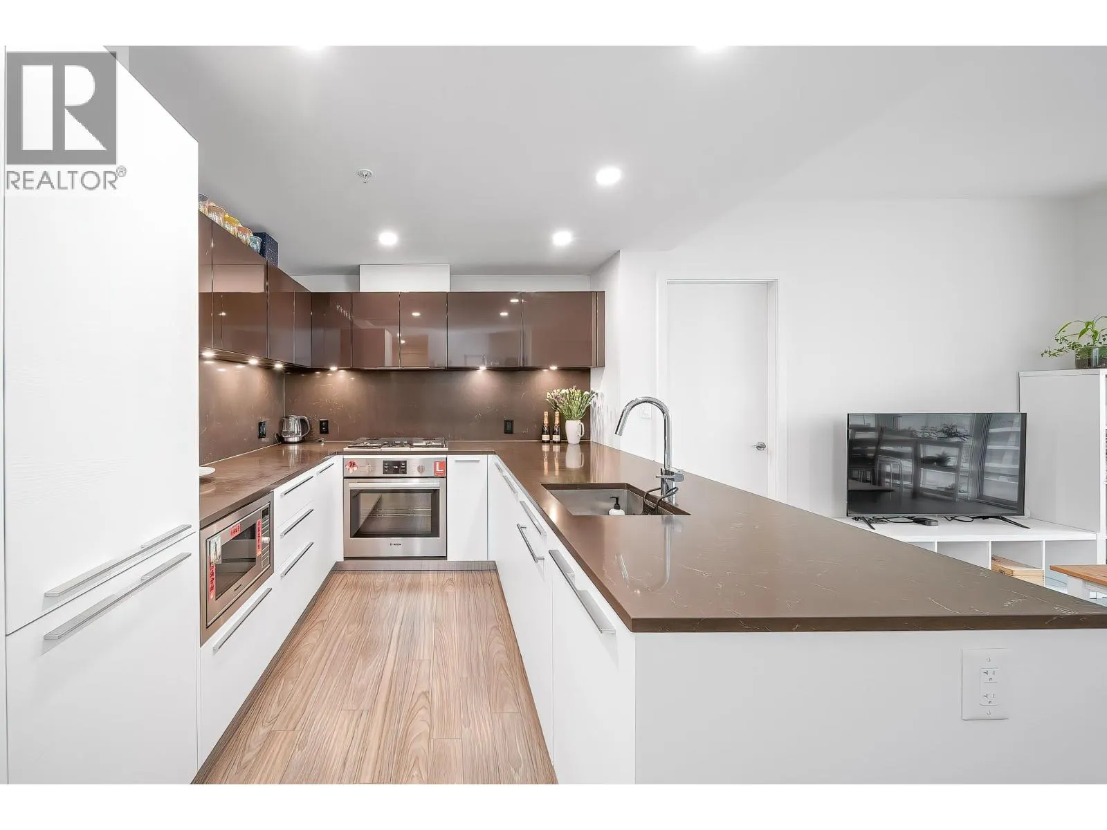 1504 6288 CASSIE AVENUE