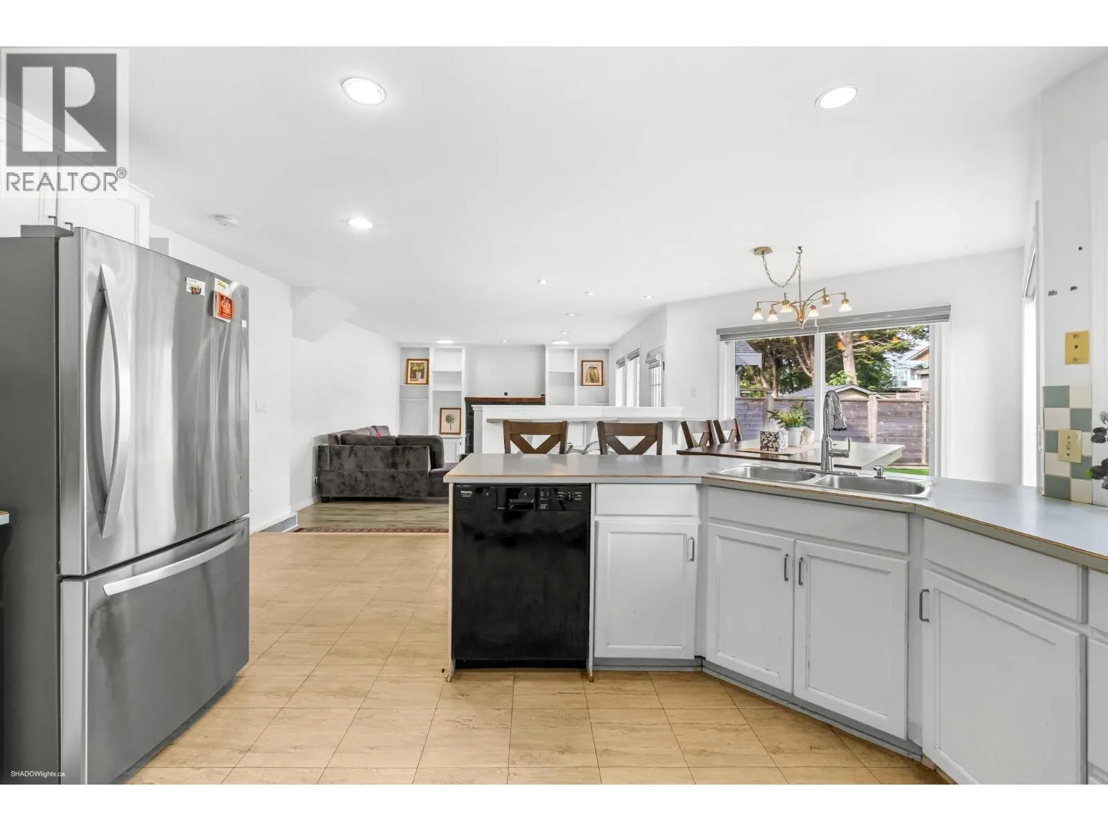 5571 FORSYTH CRESCENT