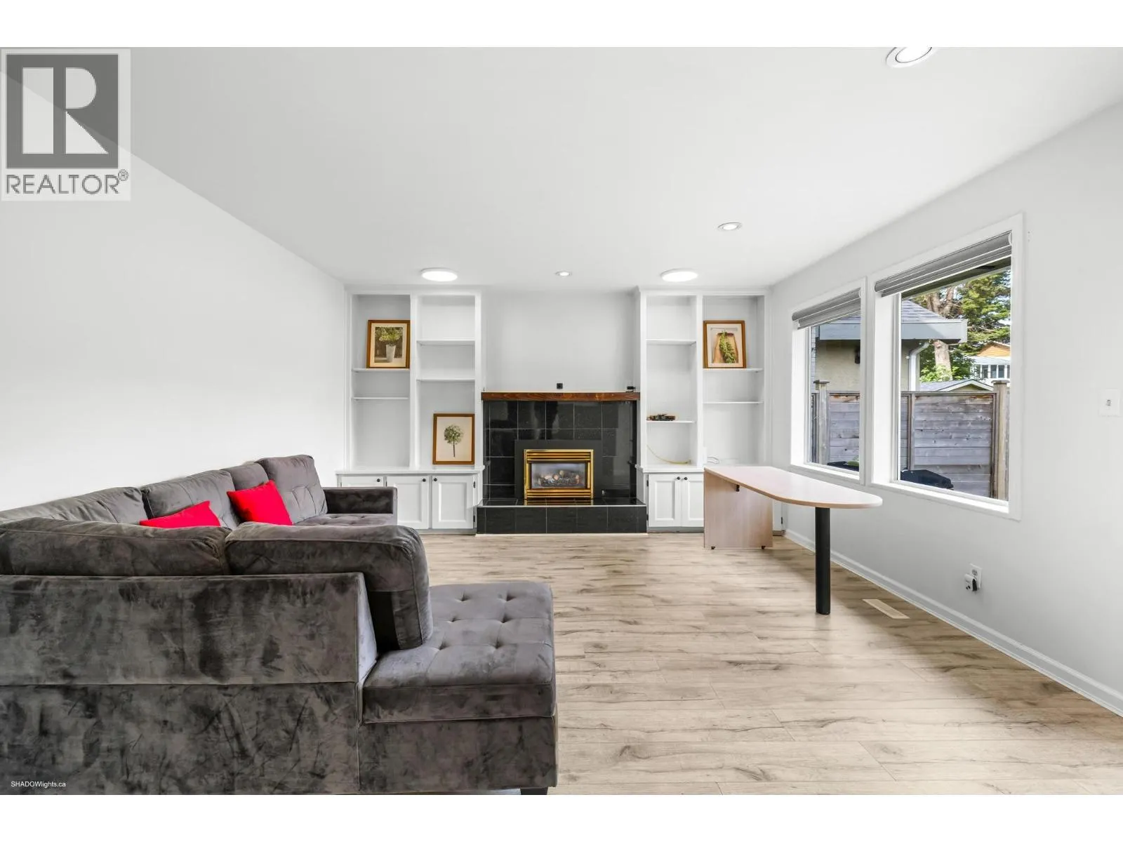 5571 FORSYTH CRESCENT