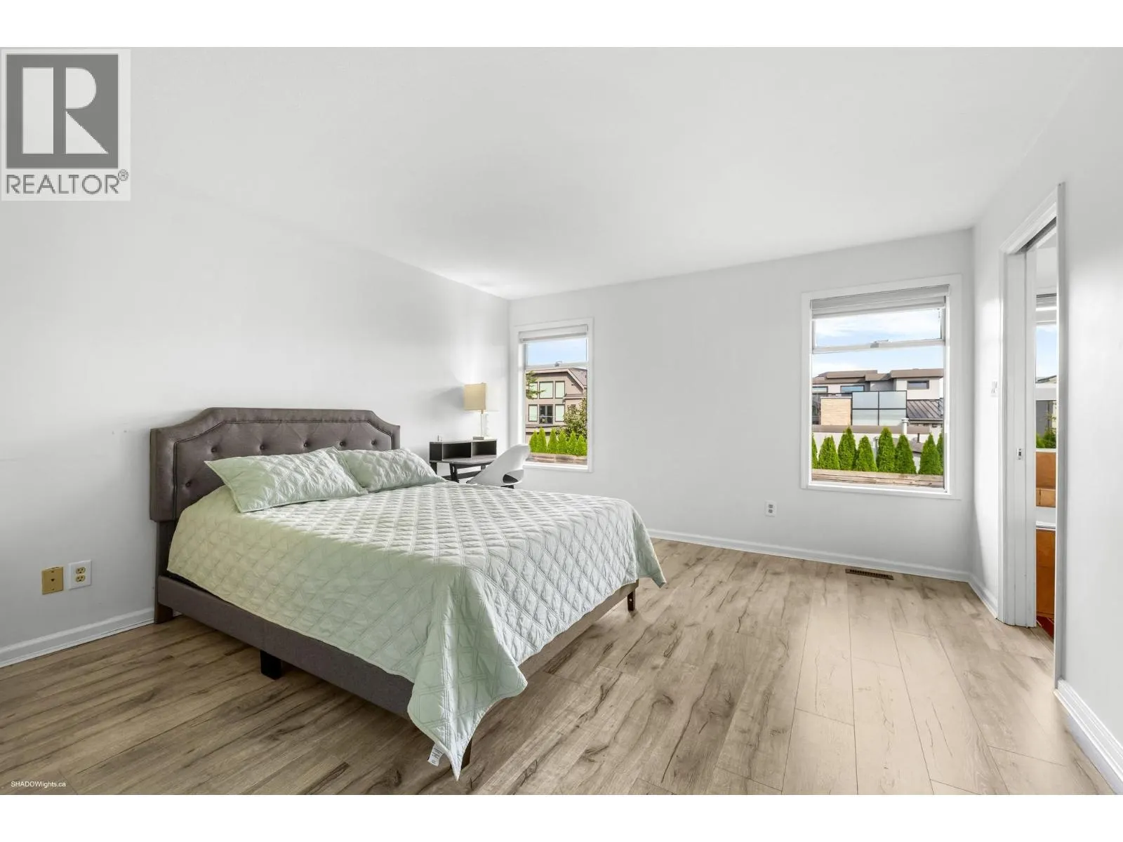 5571 FORSYTH CRESCENT