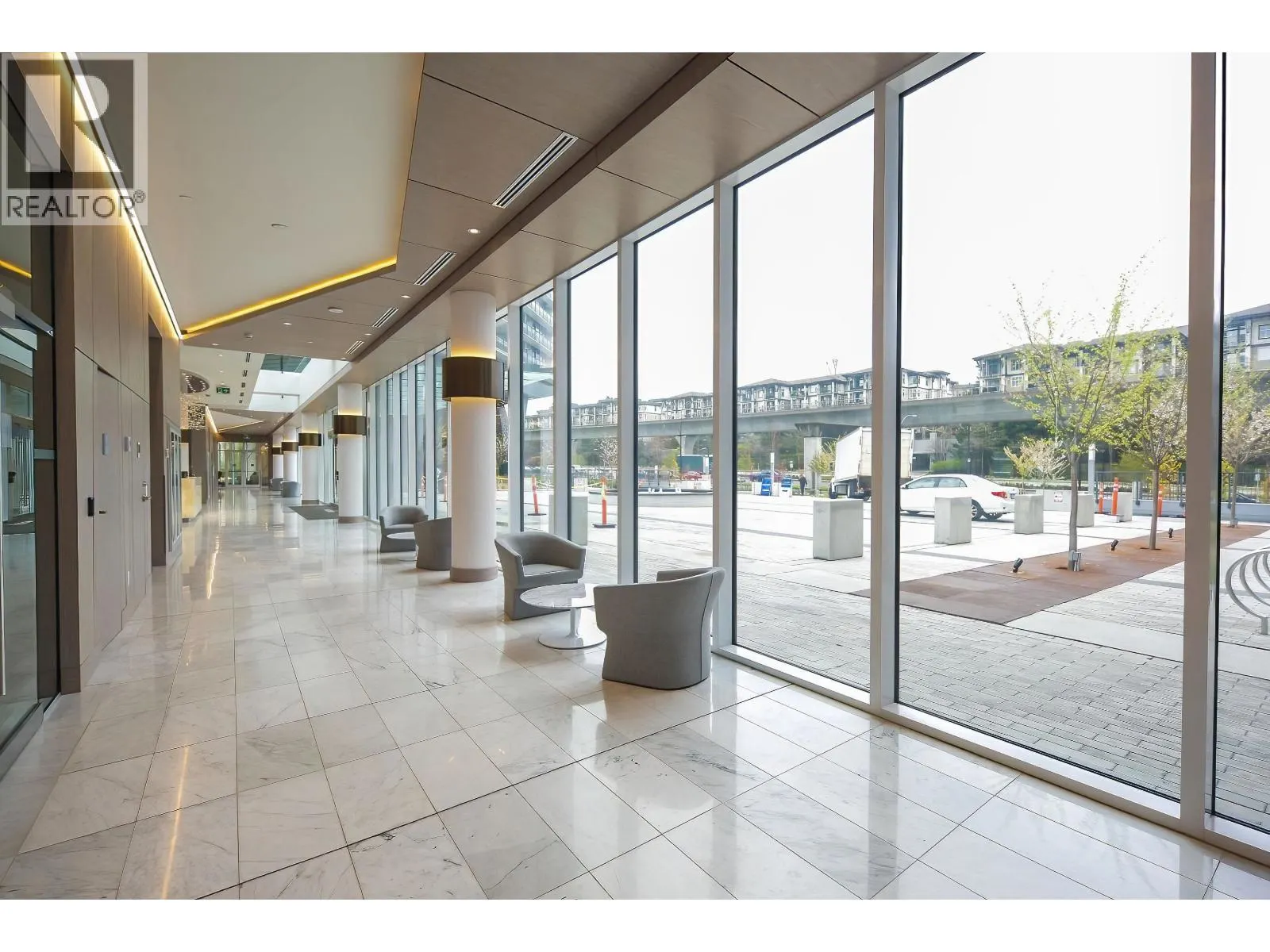 608 4890 LOUGHEED HIGHWAY
