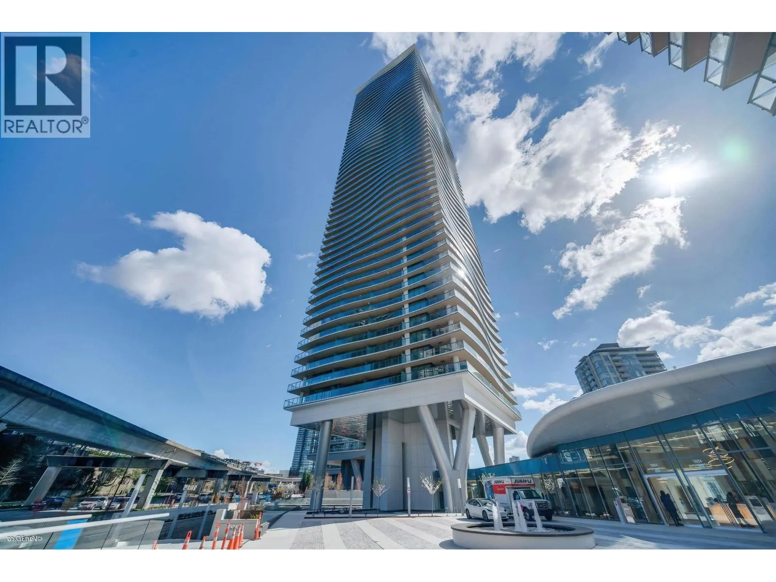 608 4890 LOUGHEED HIGHWAY