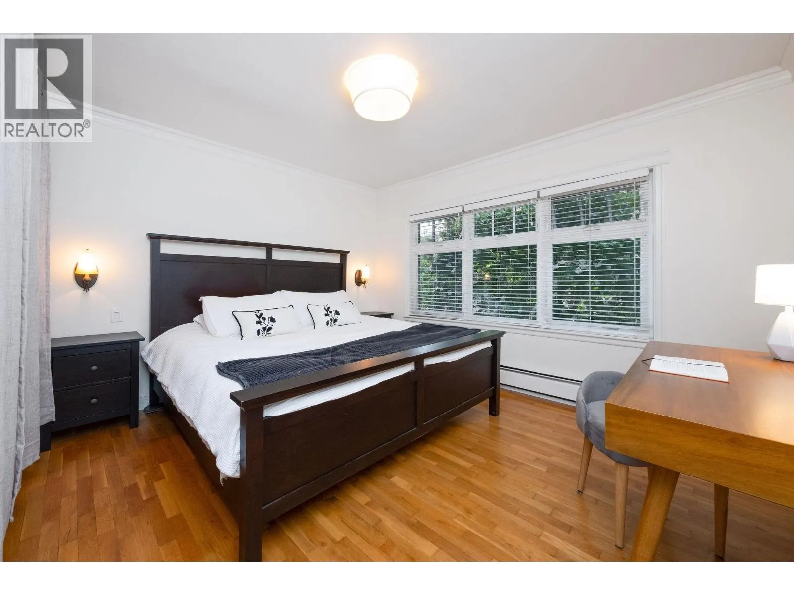 445 W 26TH STREET