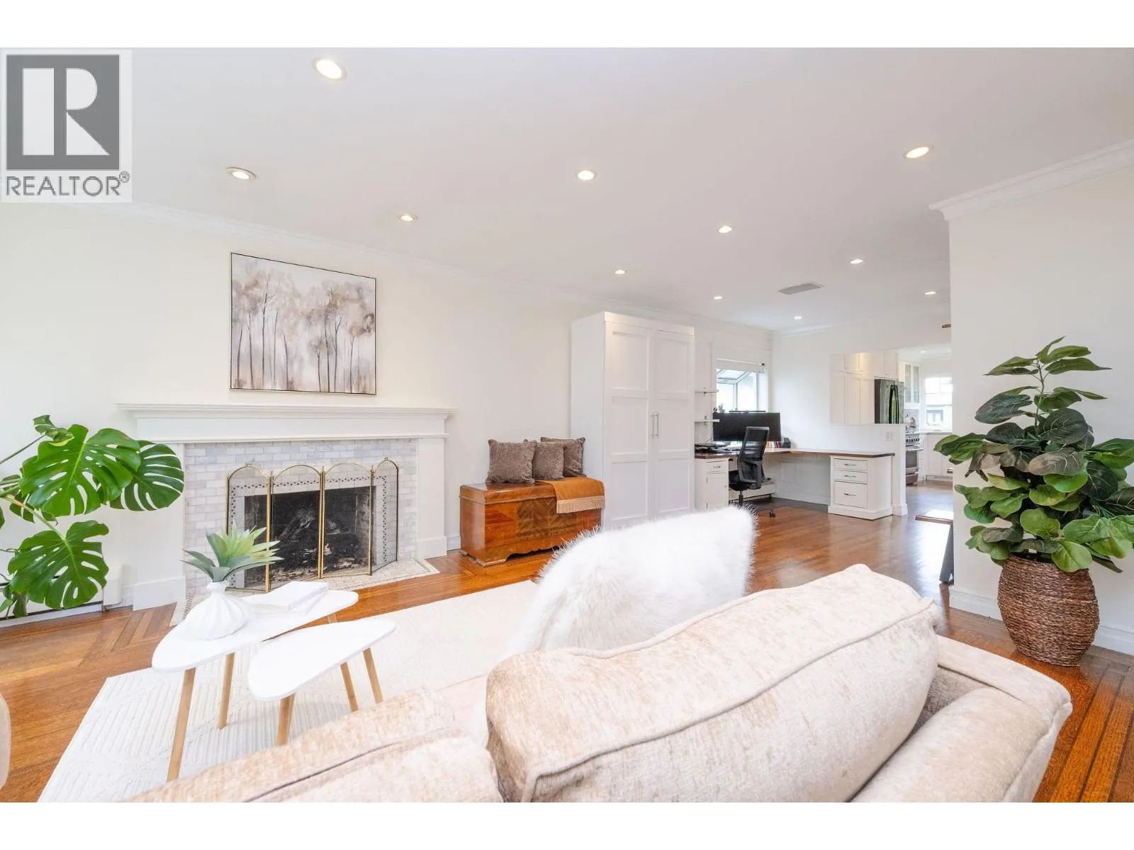 445 W 26TH STREET