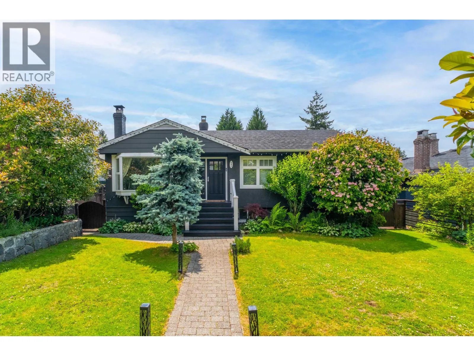 445 W 26TH STREET