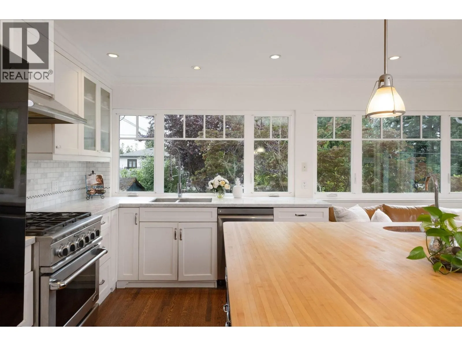445 W 26TH STREET