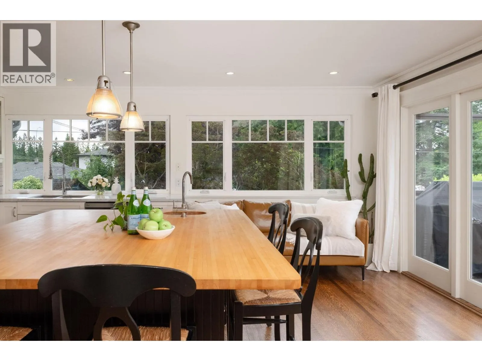 445 W 26TH STREET