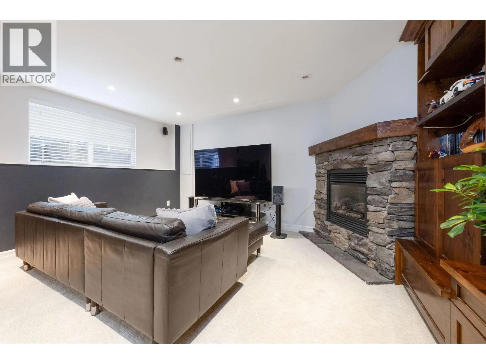 445 W 26TH STREET