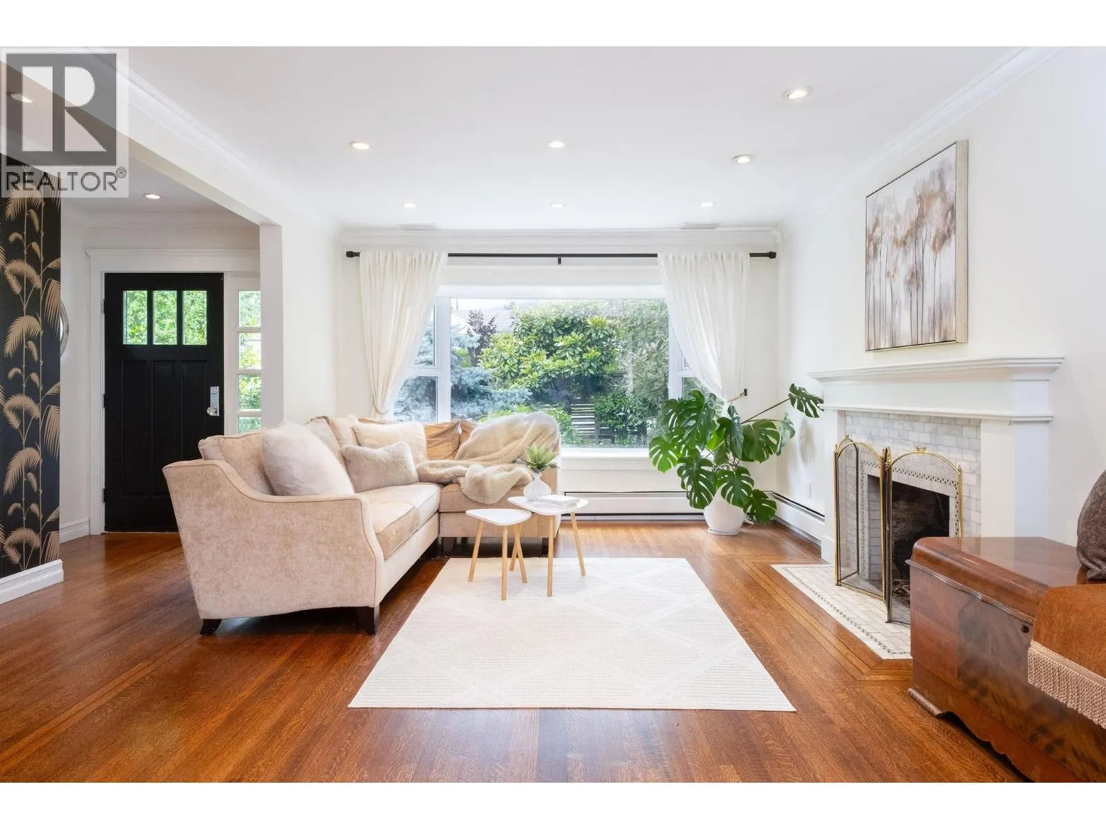 445 W 26TH STREET