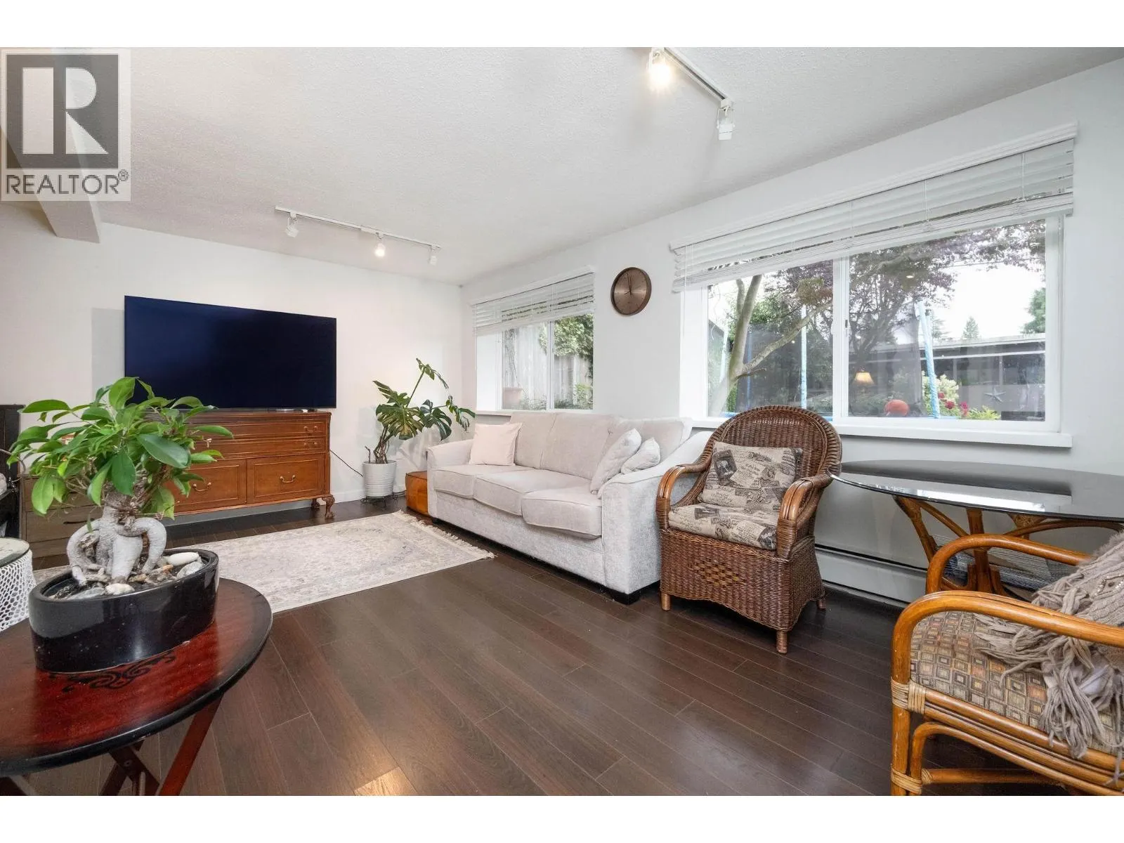 445 W 26TH STREET